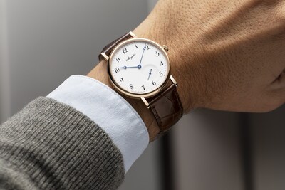 對於超薄的解答寶璣Classique 7147 - 世界腕錶World Wrist Watch